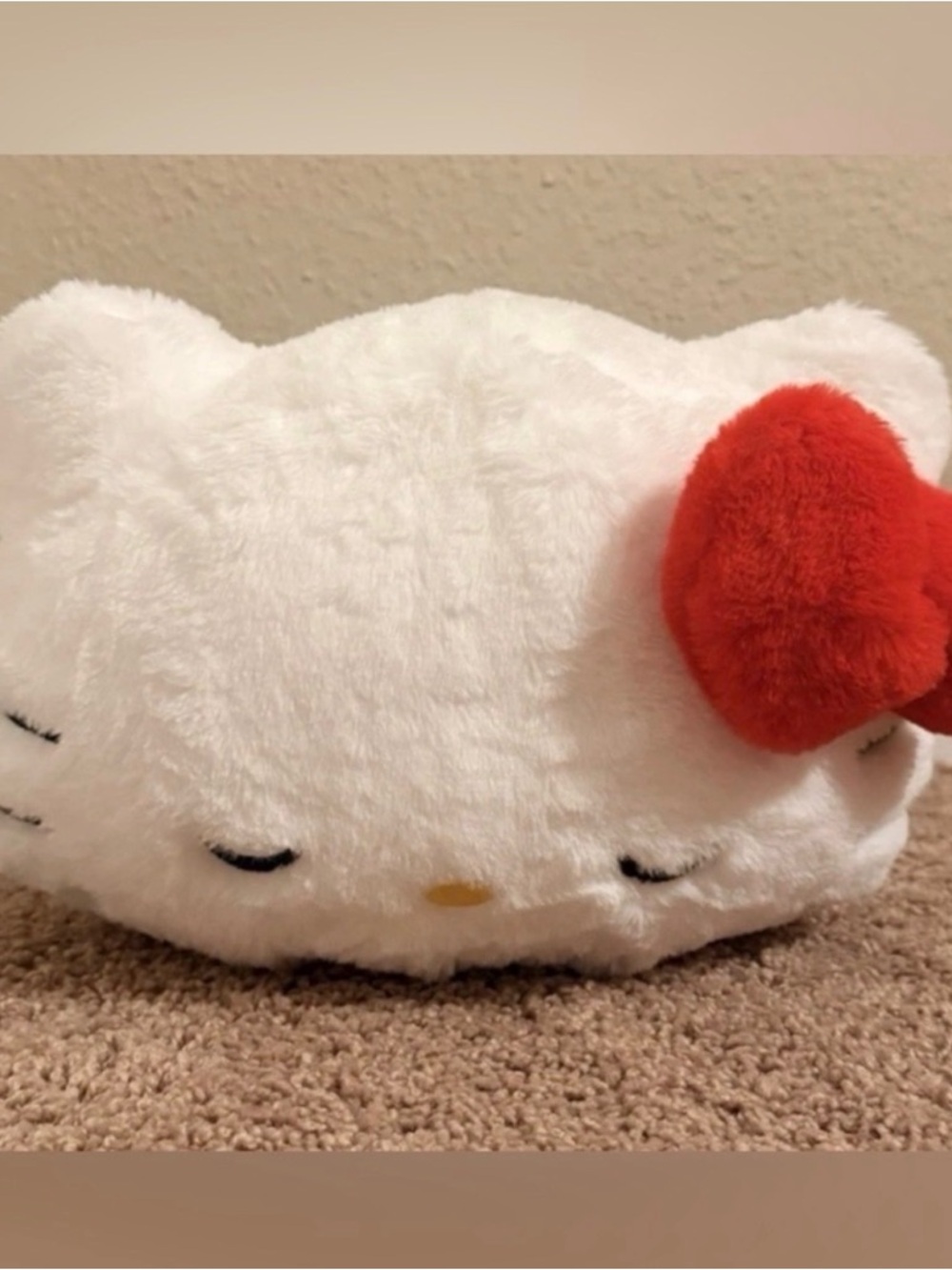 Hello kitty and plush bundles Comes with both items - Picture 5 of 8